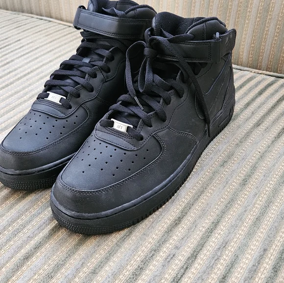 Air Force 1 Mid '07 Triple Black SIZE 14